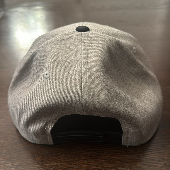 Braxton Snap Back Light Heather Grey and Black Hat - Picture 5 of 5